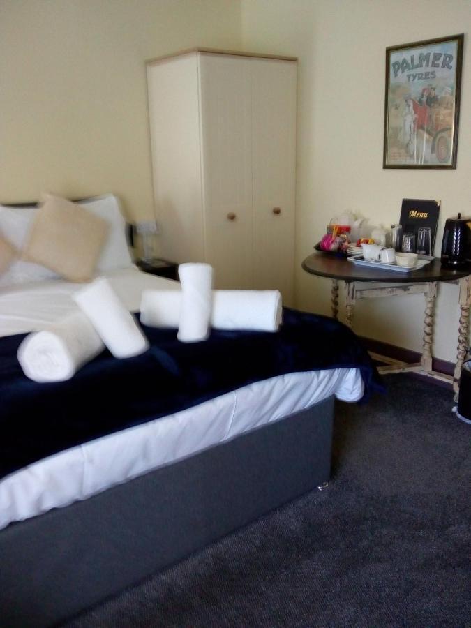 The Kings Arms Inn Stratton  Extérieur photo